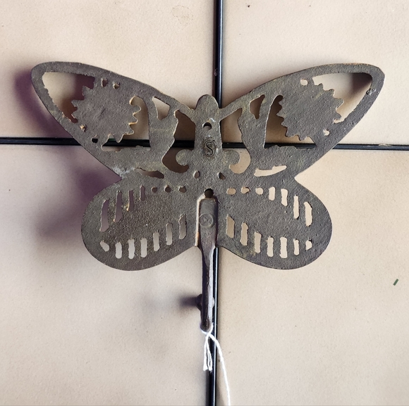 Marker's Marked Painted Iron Butterfly Wall Hook Sunflower and Leaf Detail - Picture 5 of 8